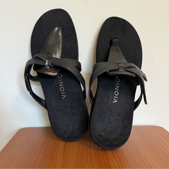 Vionic Karley Sandal in Black - size 8 - Picture 6 of 7
